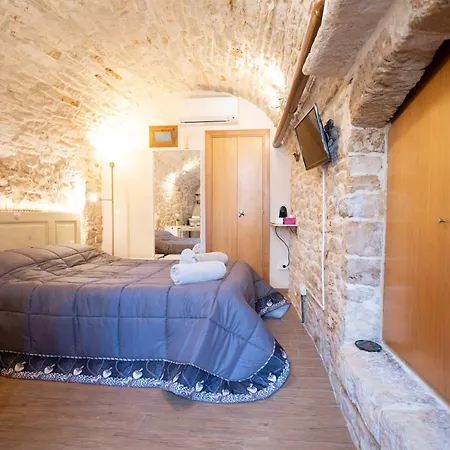 Piccola Pietra Bianca Affittacamere Giovinazzo